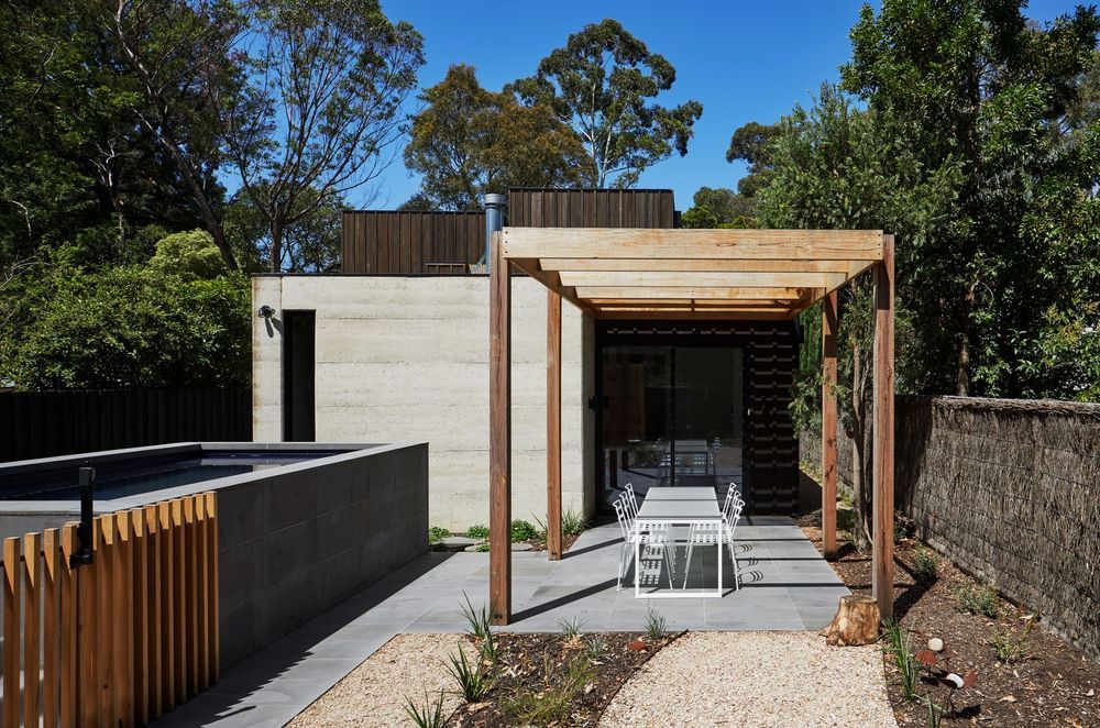 Laurel Grove by Kirsten Johnstone Architecture | Photography by Tatjana Plitt