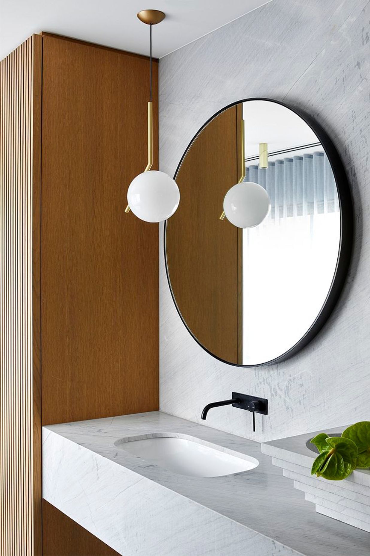 Elba marble bathroom walls and vanity with New Volumes Spomenik I bowl. Hawthorn House by Christopher Elliott Design