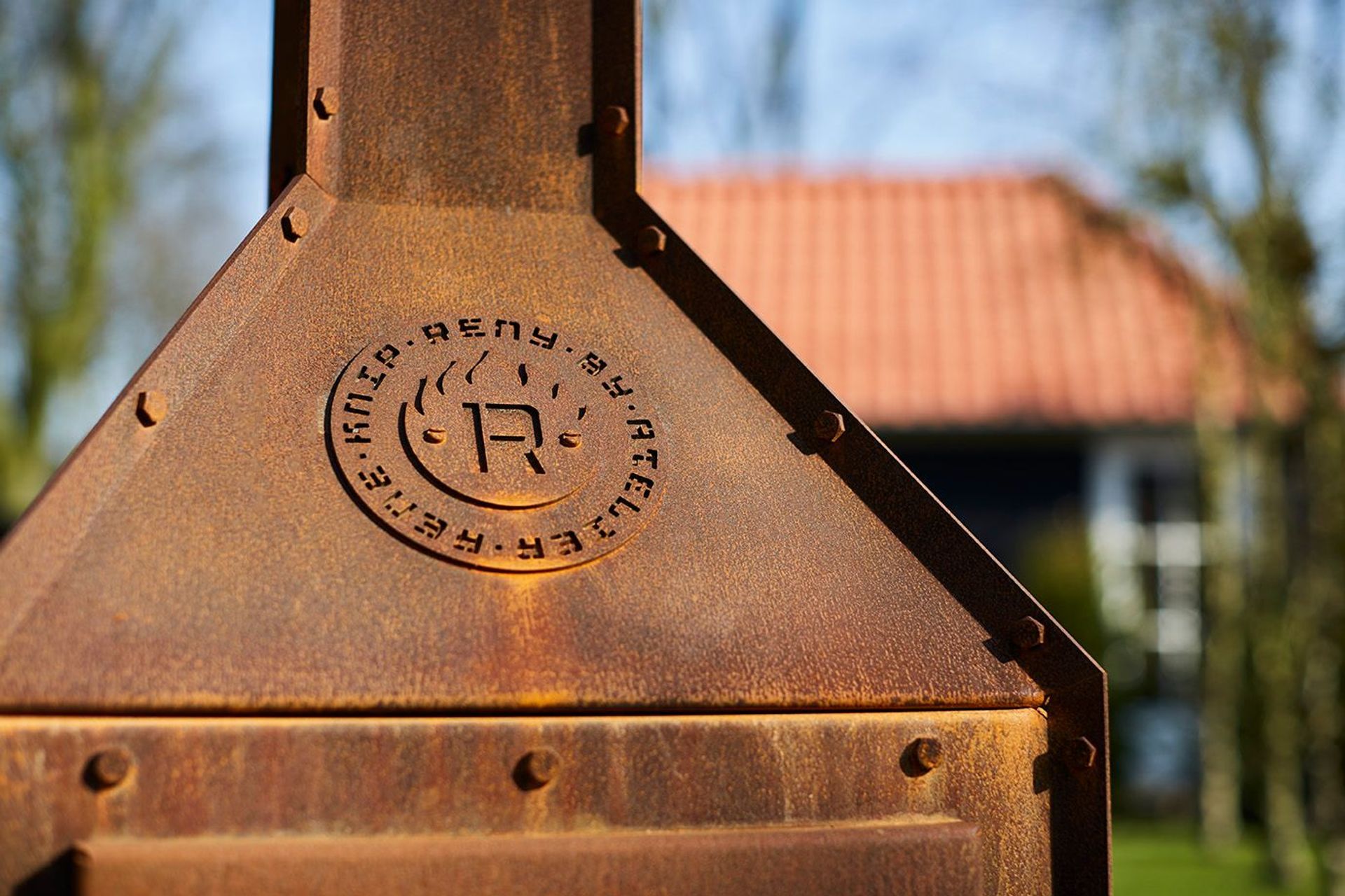 Different shades of orange for a distinct appearance