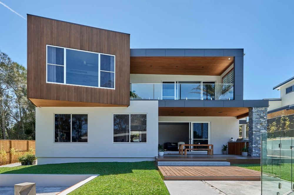 A mix of stone, metal and weatherboard gives this home contrast and character. Vulcan Cladding WB12 timber is used in conjunction with other cladding materials.