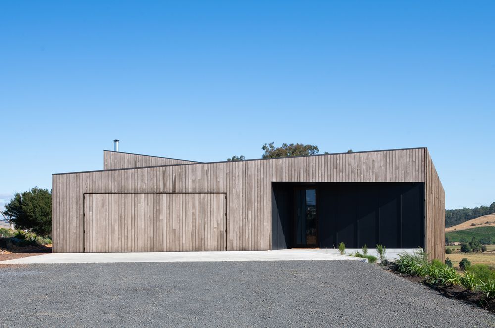 Riverstone's expansive driveway. Photography: Anjie Blair