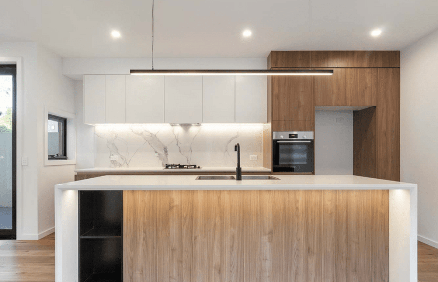 4 Essential Tips for Achieving a Custom Home Within Your Budget