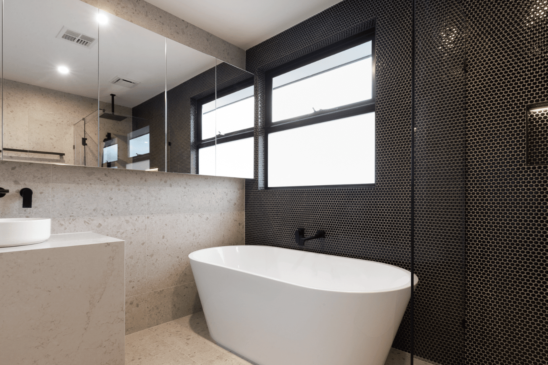 4 Essential Tips for Achieving a Custom Home Within Your Budget