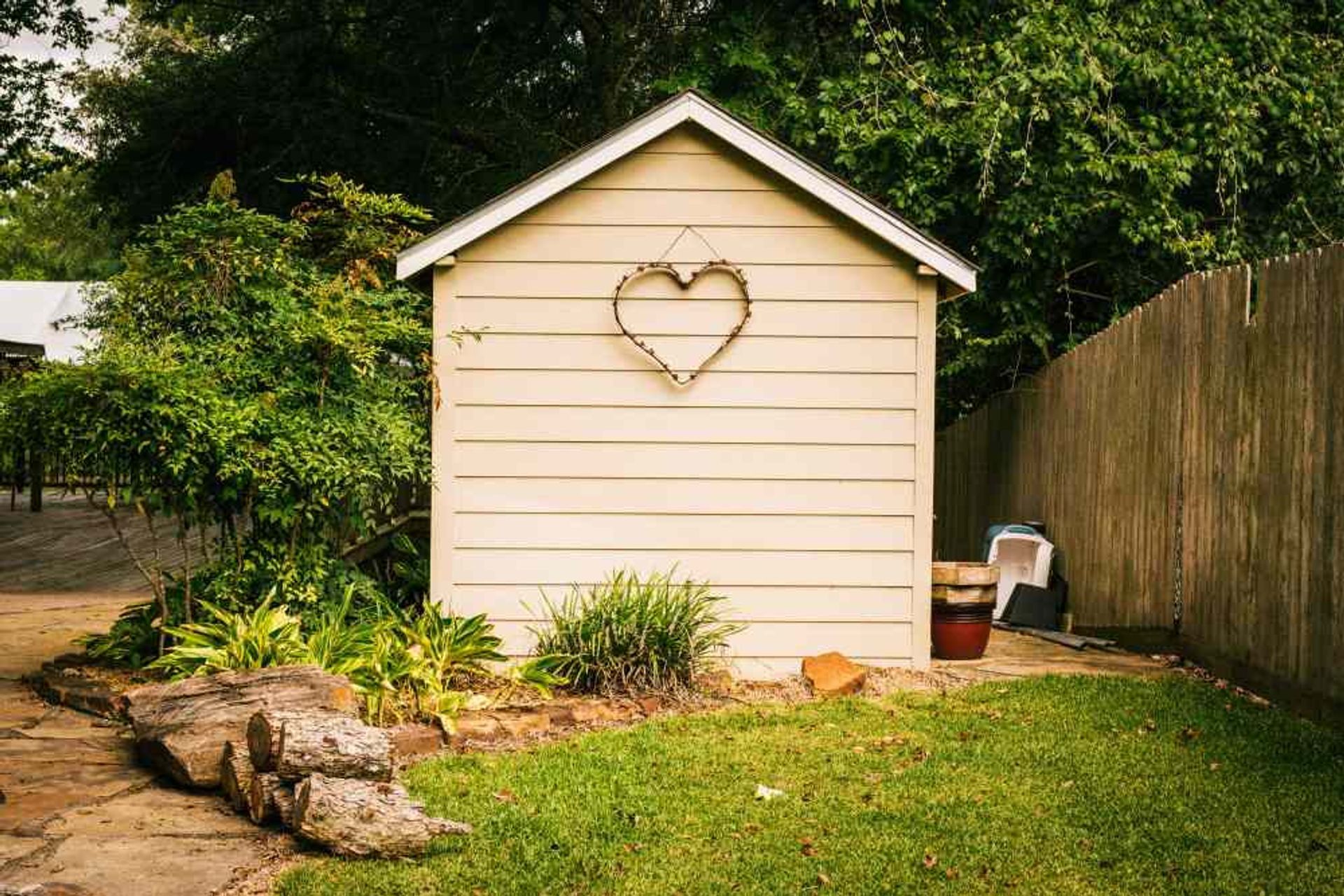 Seasonal Garden Maintenance Tips for Autumn