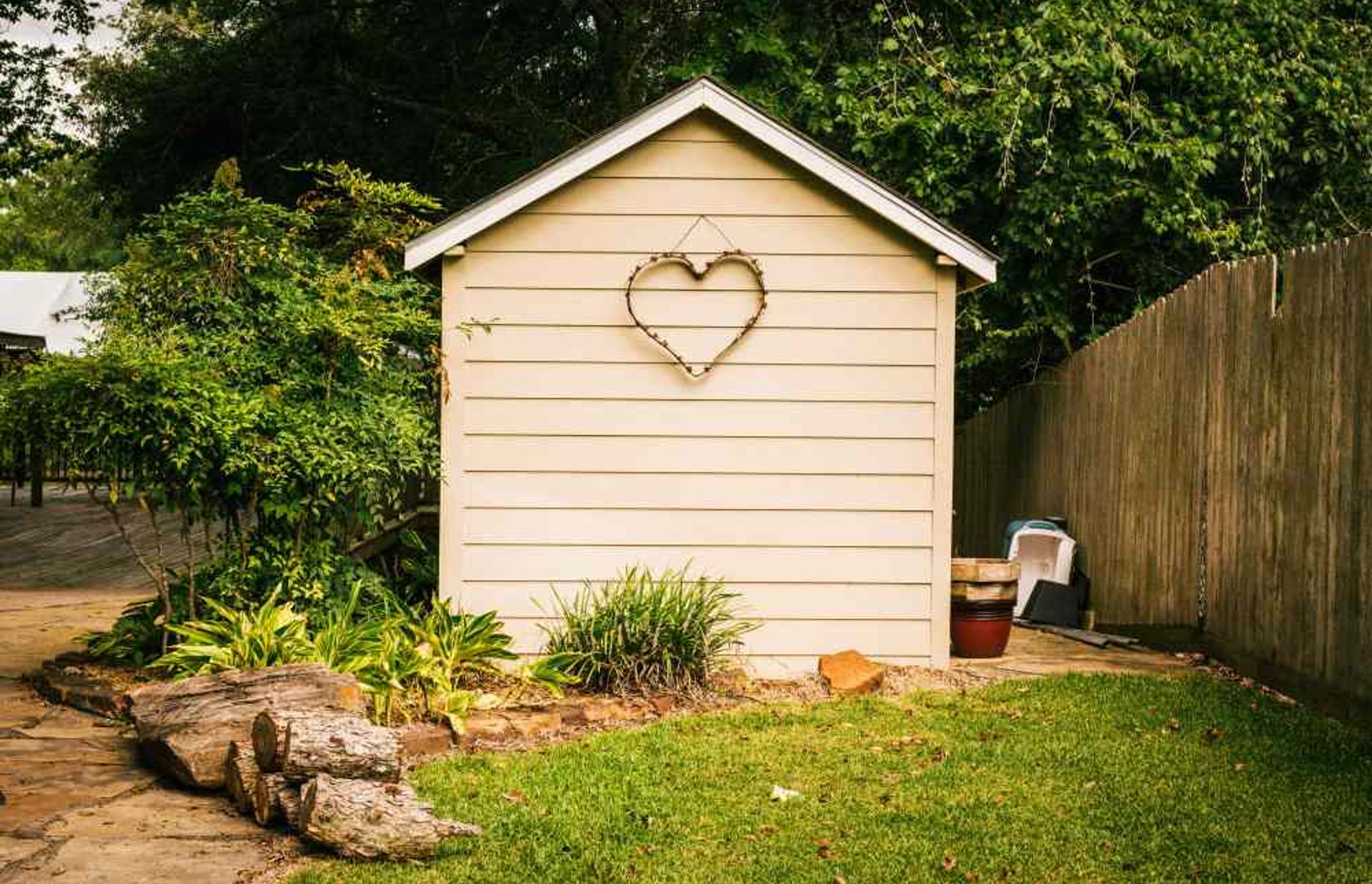 Seasonal Garden Maintenance Tips for Autumn