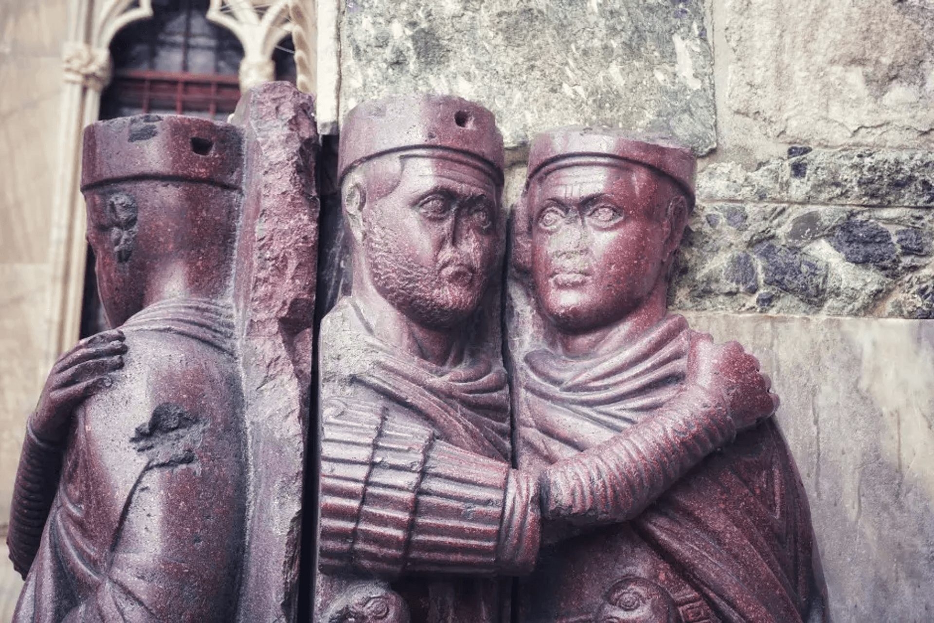 Porphyry Stone: Paving Tradition that Lasts Centuries