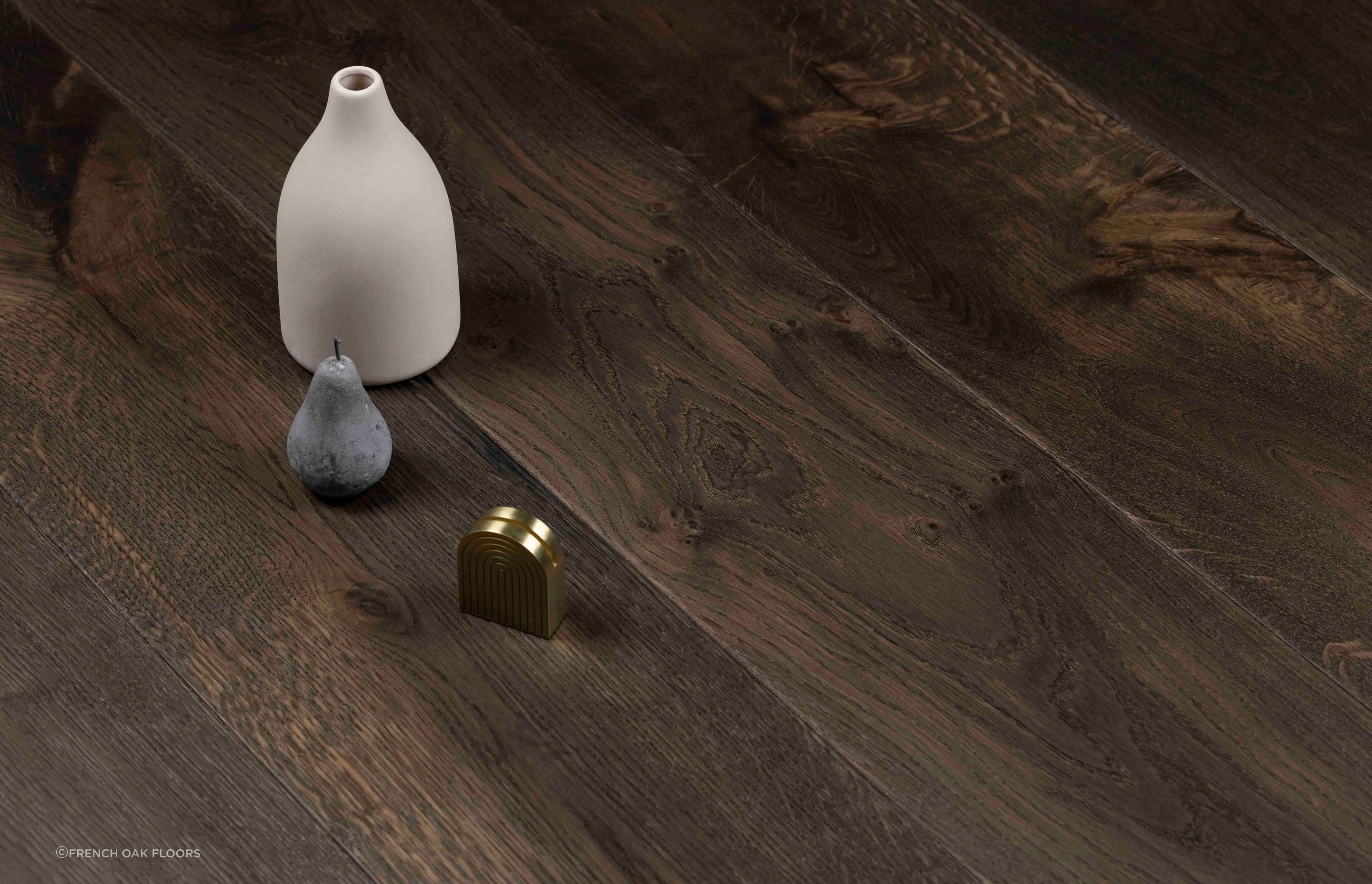 Various finishes are available; smoked copper, for example, exudes deep burgundy with subtle copper undertones.