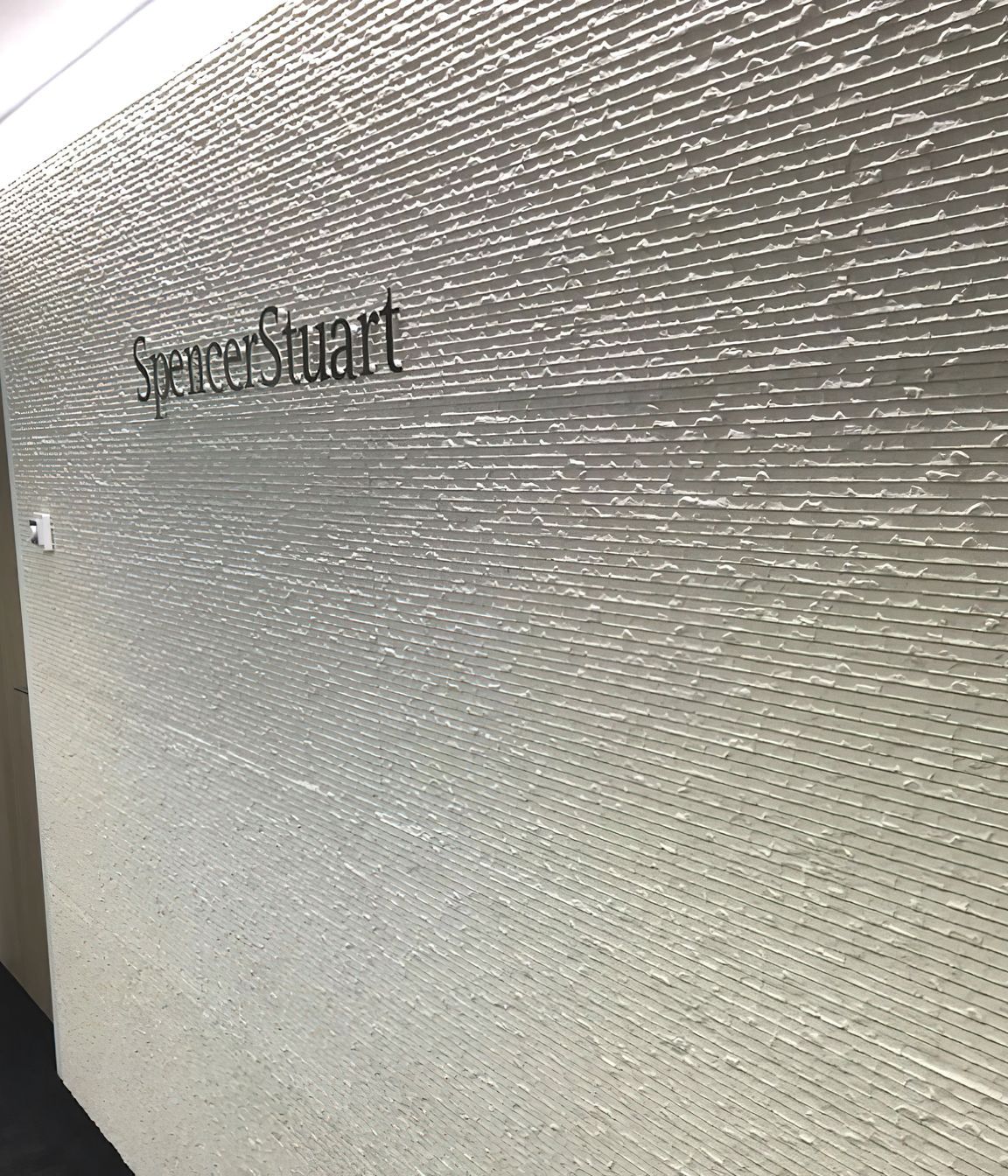 Stonini™ 3D Profiles range ‘Cabana’ in the Spencer Stuart Paris office