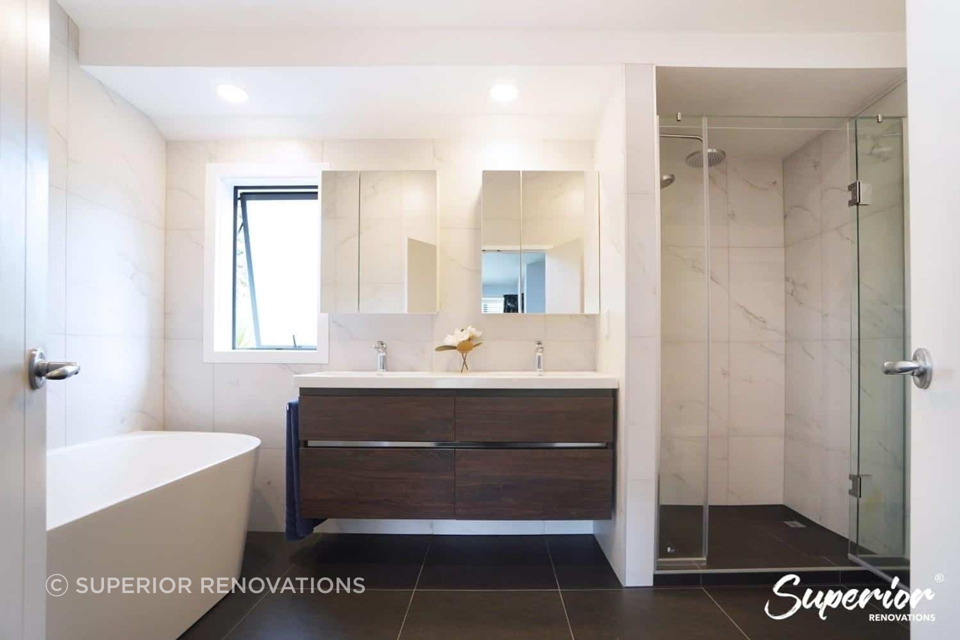 sr-albany-ensuite.jpg