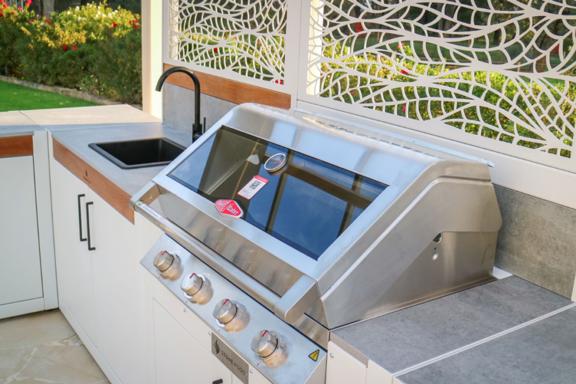 Western Australian Outdoor Kitchen installation in Surfmist