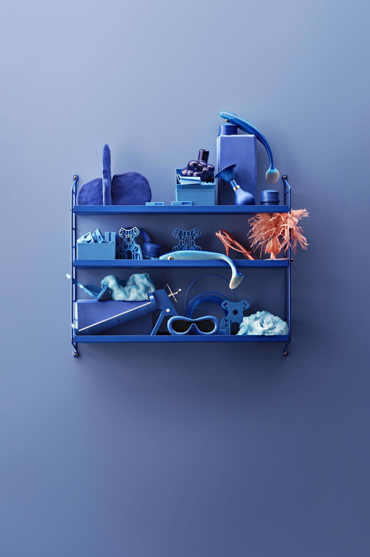 string-pocket-metal-blue-1portrait.jpg