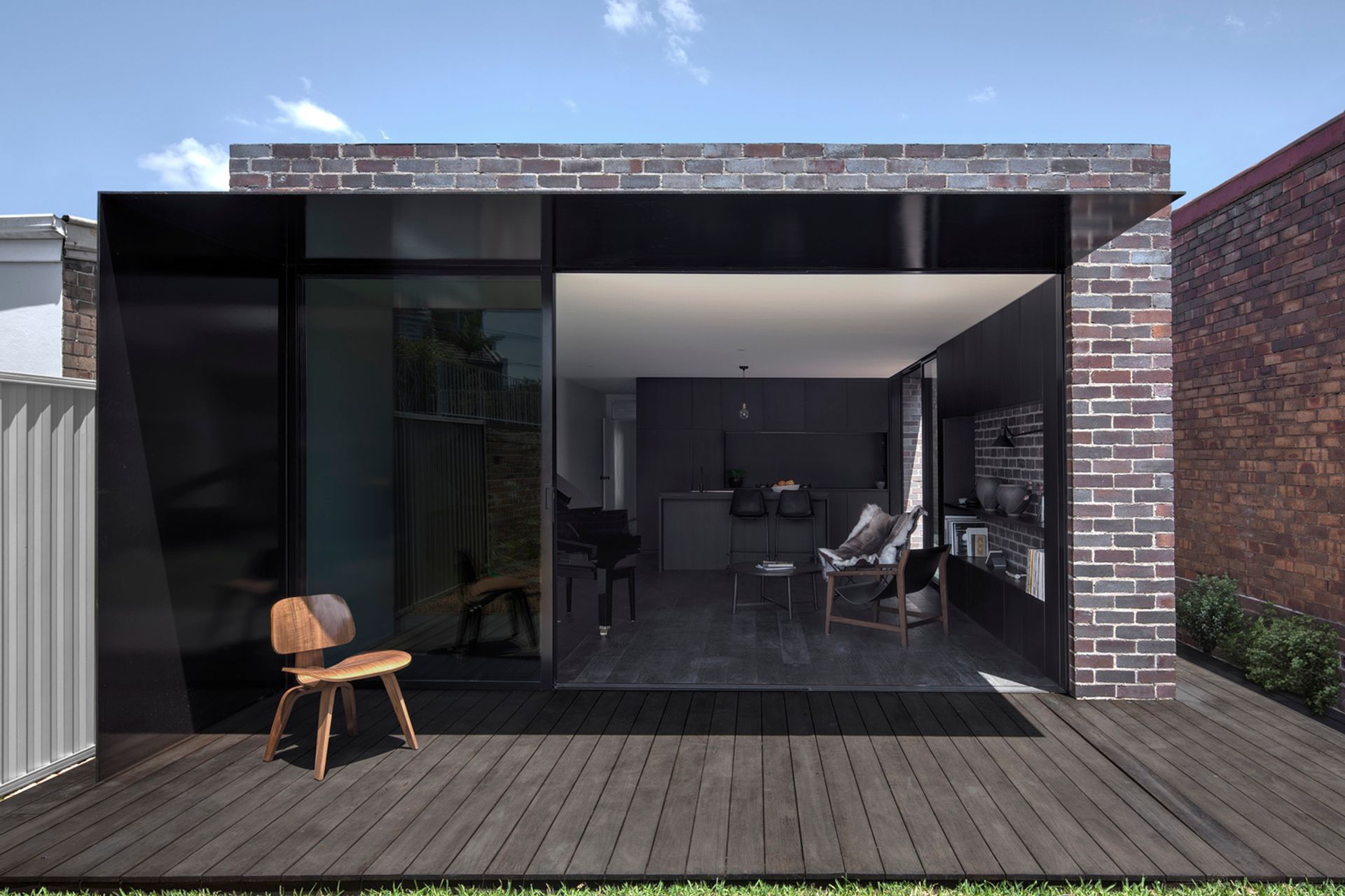 Llewelyn House by studioplusthree