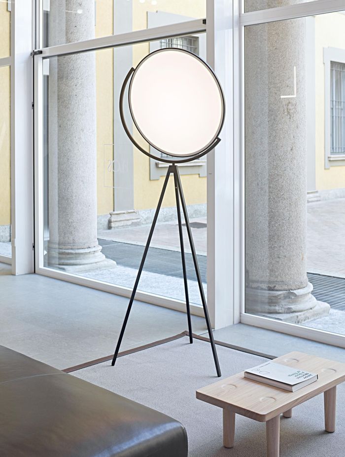 Trusting an established brand and a choice like the Superloon Floor Lamp by Flos will give you peace of mind in the short and long term.