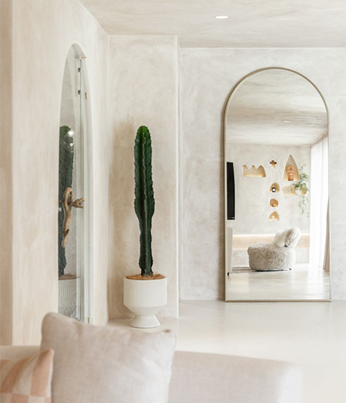 According to Elle, the organic minimalism trend is here to stay. Image via abiinteriors.com.au