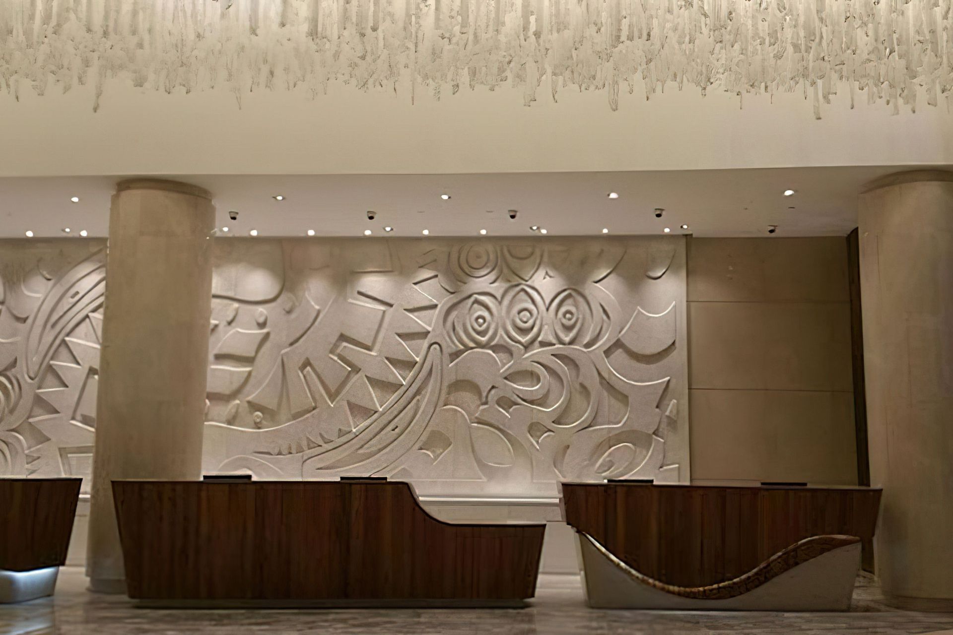 Custom Stonini panels feature in the majestic lobby of The Stanley, PNG’s luxury 5-star hotel