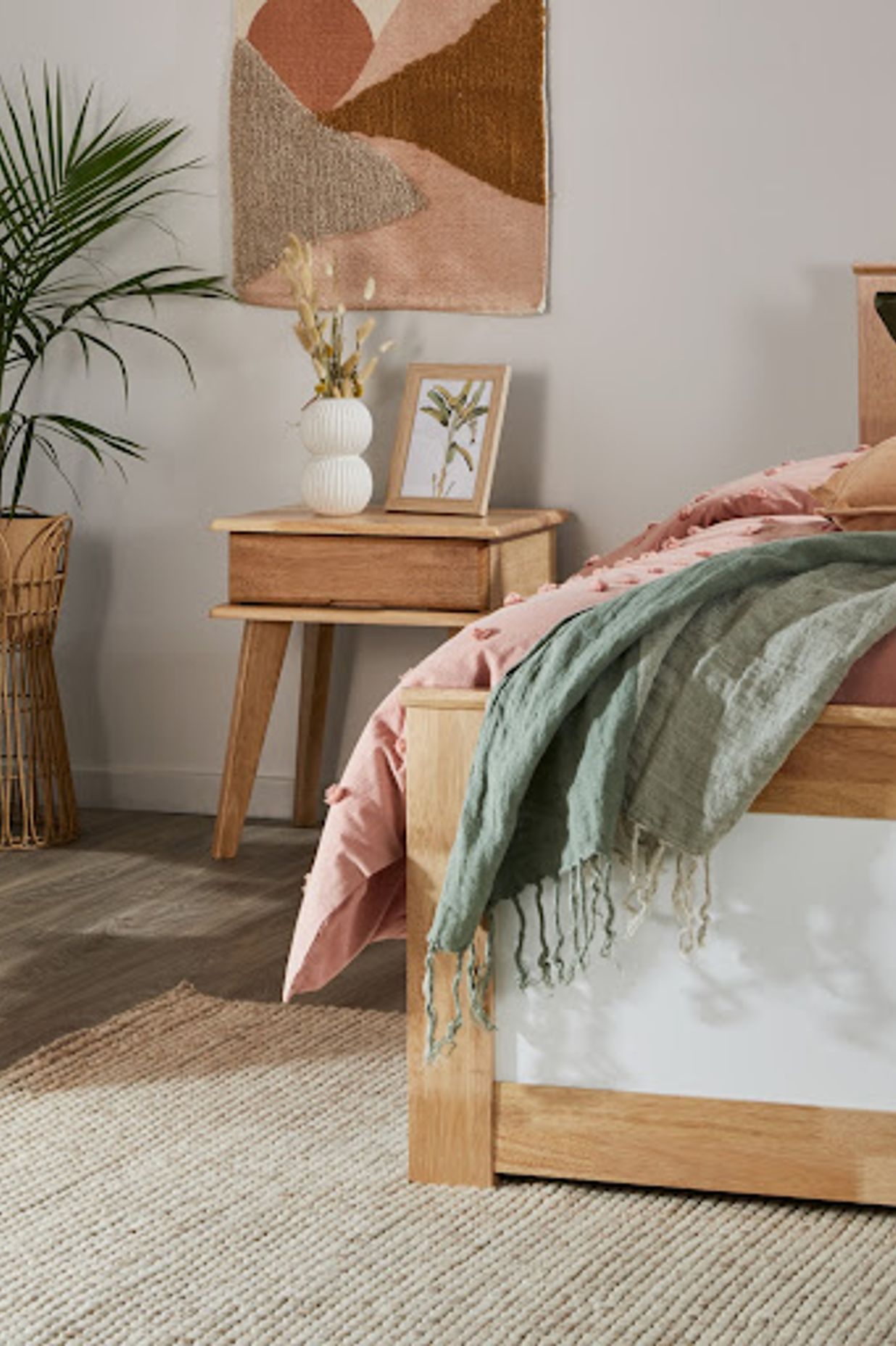 Ideas to Decorate a Bedside Tables | B2C Furniture