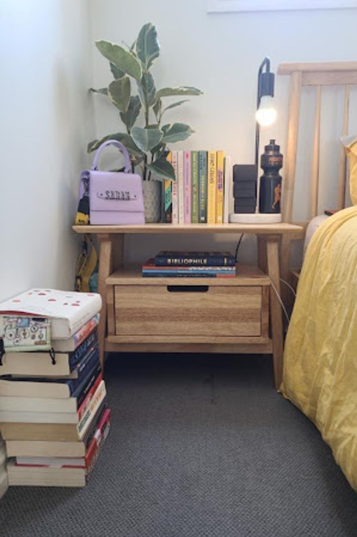 Ideas to Decorate a Bedside Tables | B2C Furniture