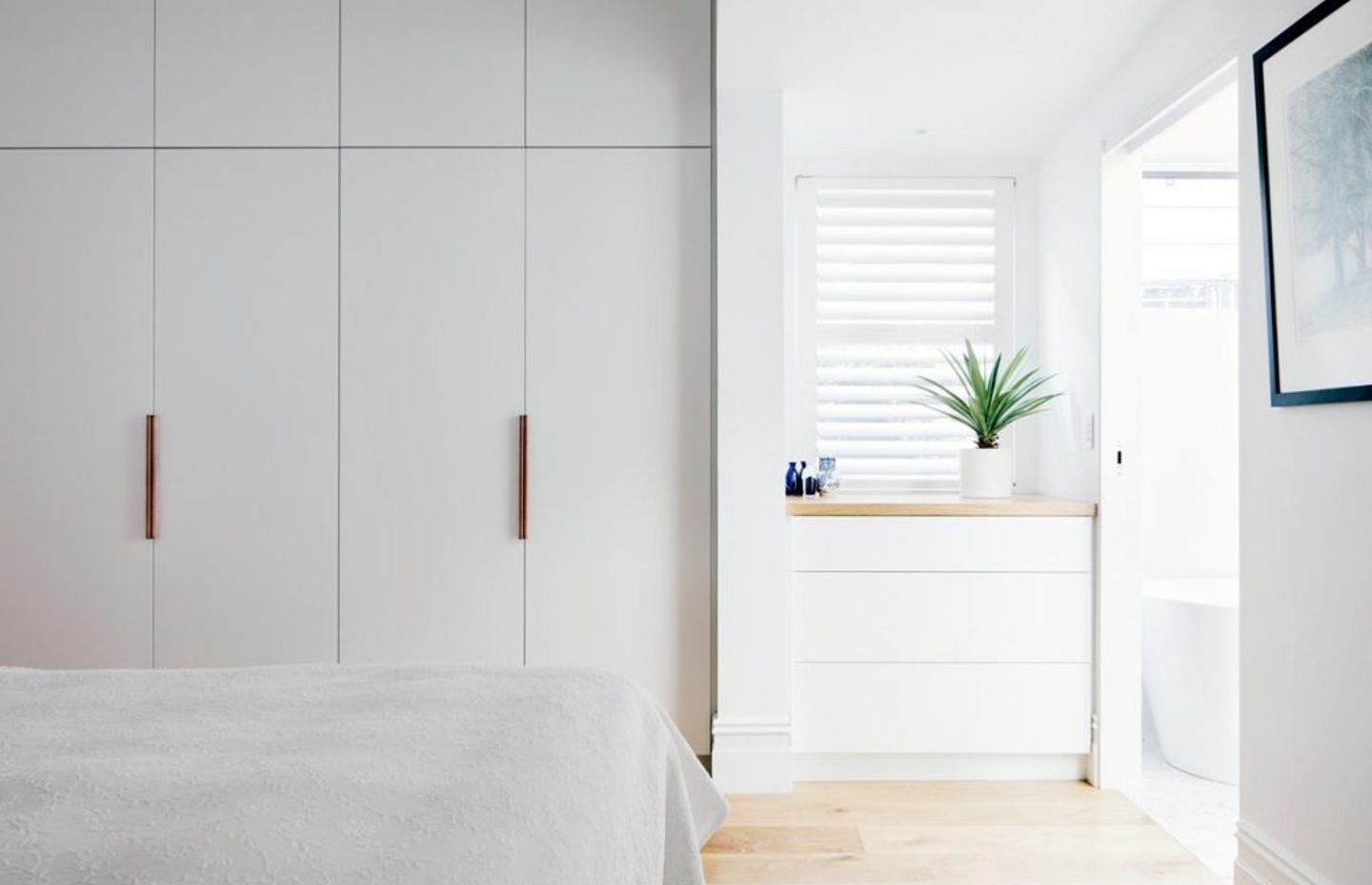 Custom Designed Built-Ins and Walk-In Wardobes