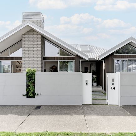 Talk of the town: A gable-roofed reno that has the neighbourhood raving