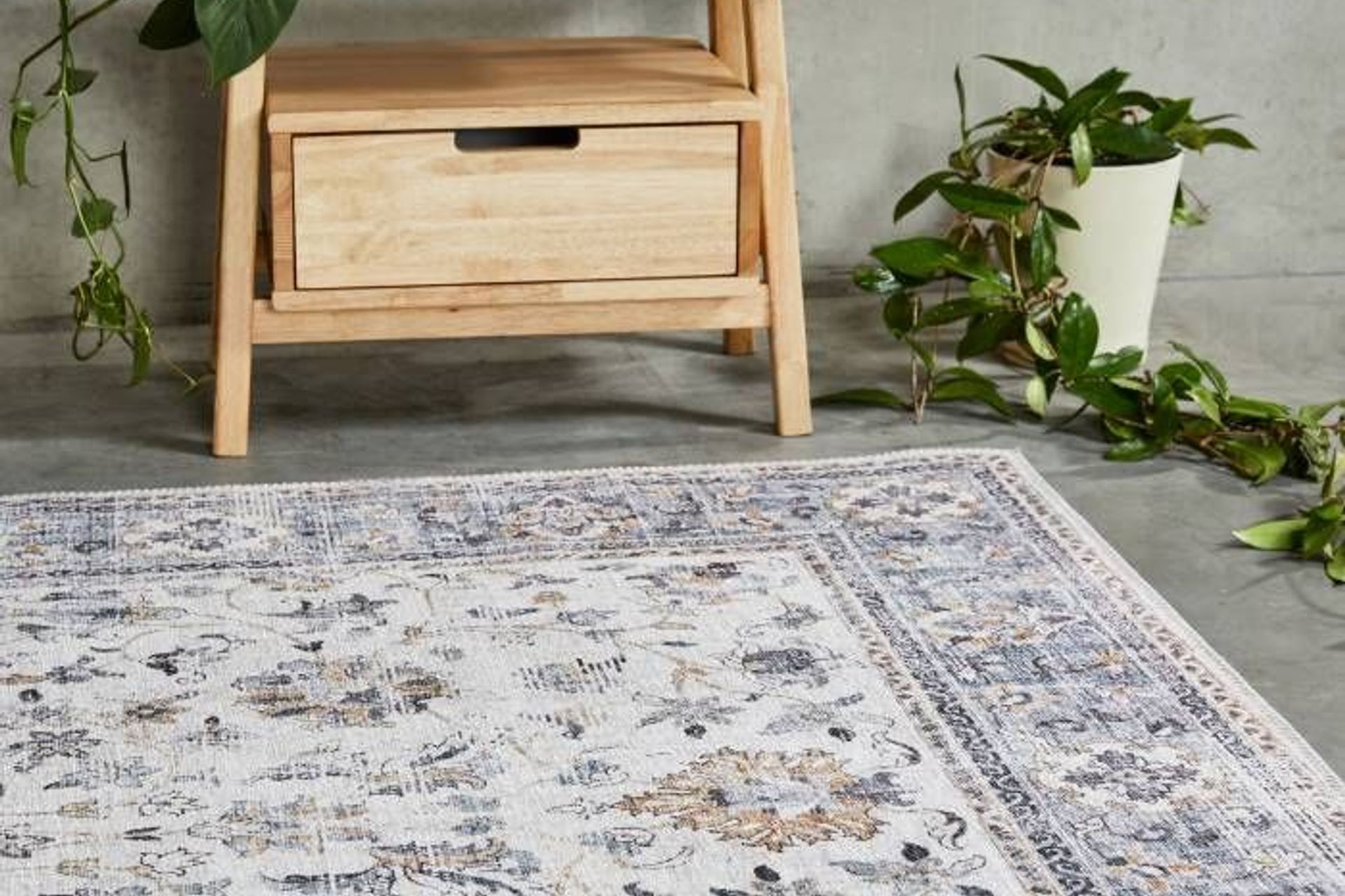 Wren Traditional Floral Rug from B2C Furniture