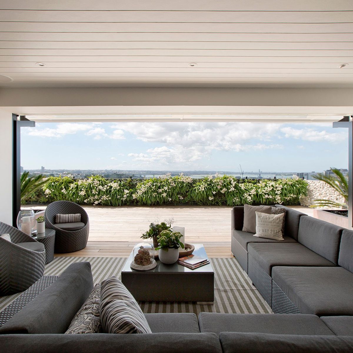 Small Landscapes – creating green spaces around the home 