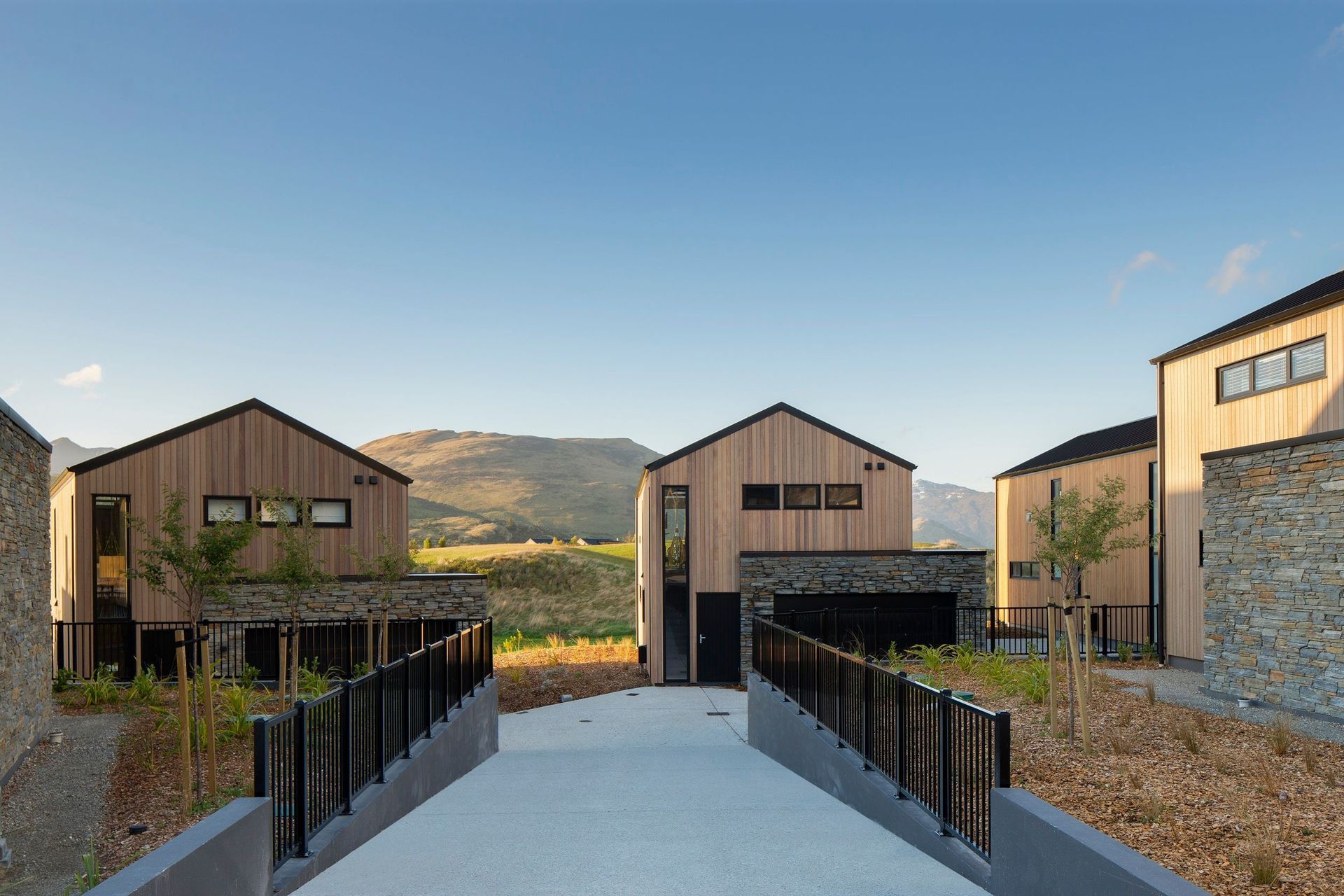 Modern and sophisticated property fencing in New Zealand in the Six Villas Project by Alpine Projects.