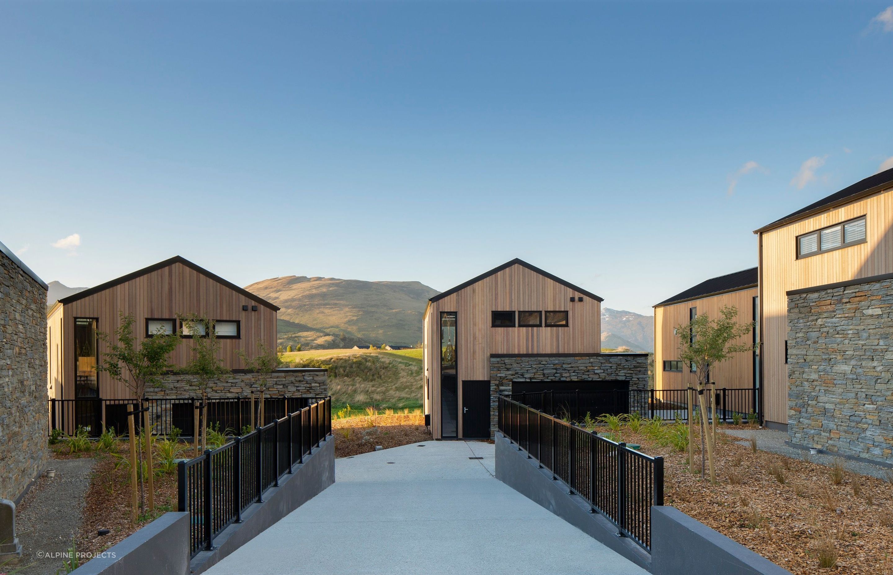 Modern and sophisticated property fencing in New Zealand in the Six Villas Project by Alpine Projects.