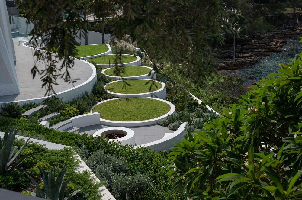 Cove House by Secret Gardens | Photography by Nicholas Watt