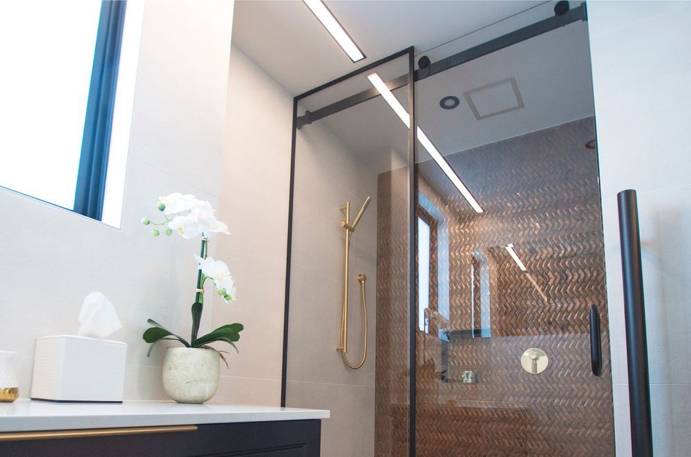 Haynes Glass is a leader in residential glass installation including contemporary shower screens.