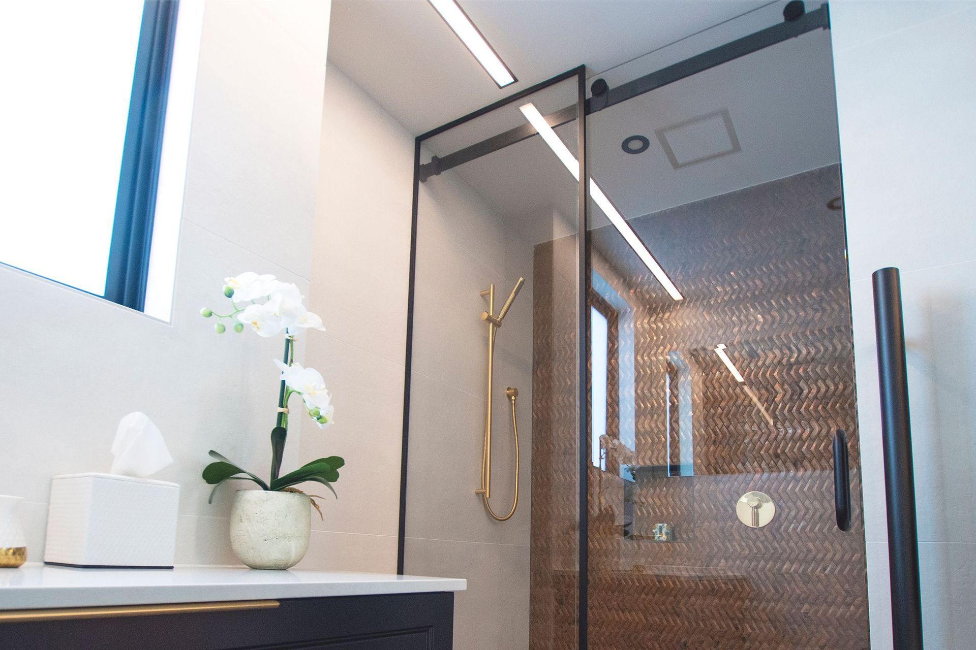 Haynes Glass is a leader in residential glass installation including contemporary shower screens.