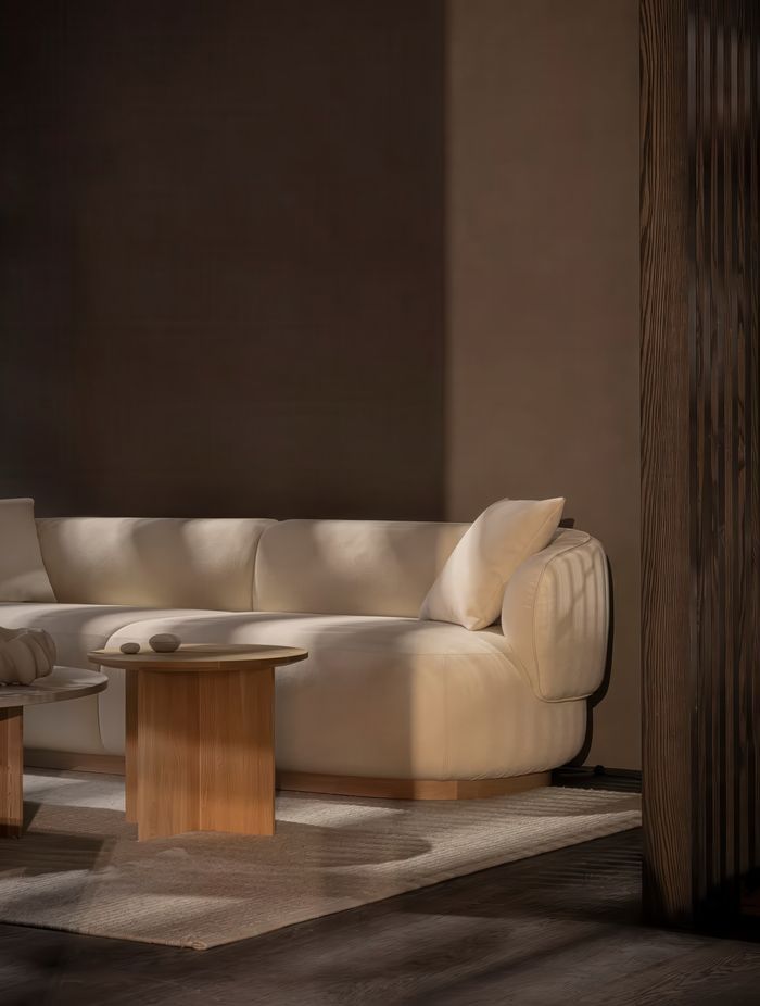 A new sofa design which is yet to be commercially released, has been presented with Case Study 10 Azabu Hills Residence. Featured with N-ST02 Coffee Table.