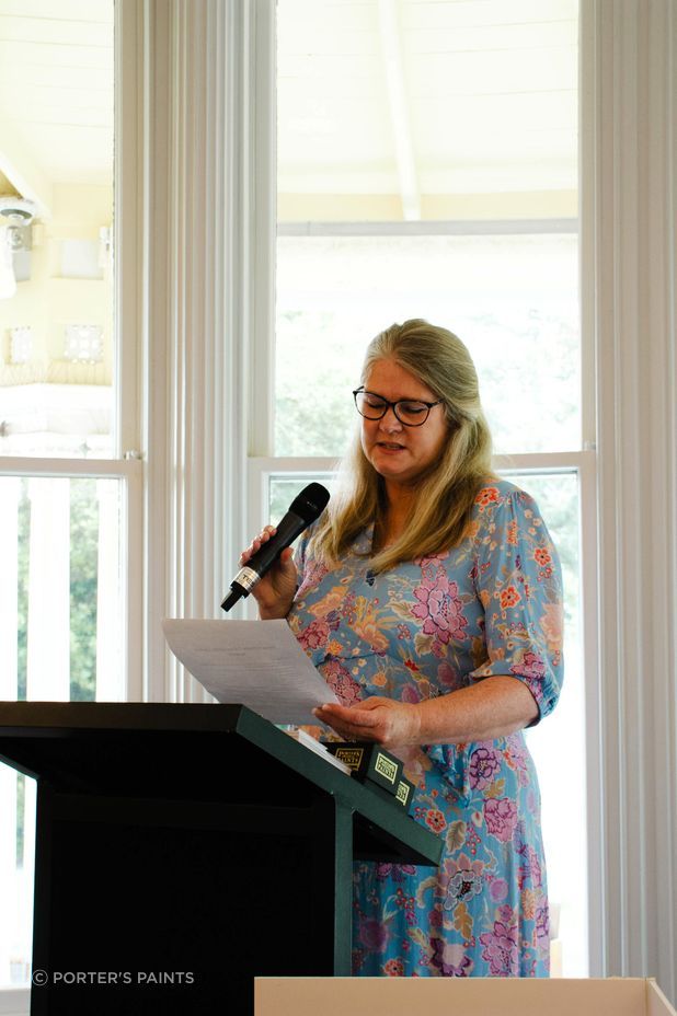 Karen Candy, Porter’s Paints New Zealand Showroom Manager and Colourist, introduced the library’s five fan decks to the audience.