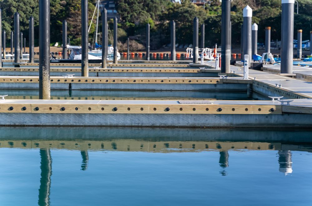 The strength and stiffness of Northpine’s specialist product range, Northbeam, is prominent at the spectacular new marina at Kennedy Point, Waiheke Island.