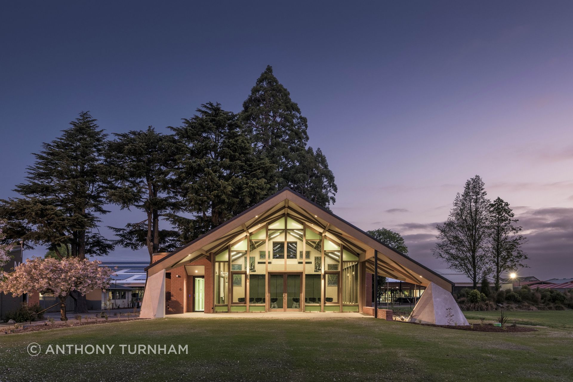 Te-ao-Marama-Rangiora-High-SchoolNorth-Elevation-EveningAnthony-Turnham2.jpg