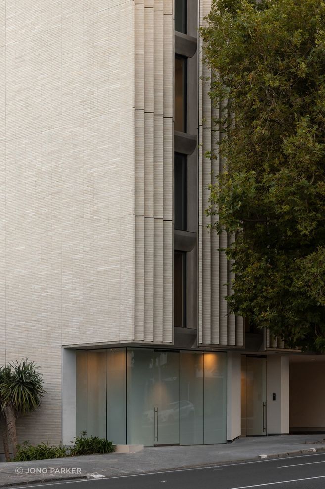 exhibitexterior-2jono-parker2-ap-compressed.jpg