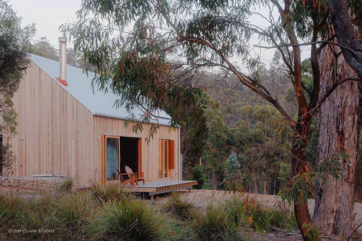 Spring Beach House by Scale Architecture
