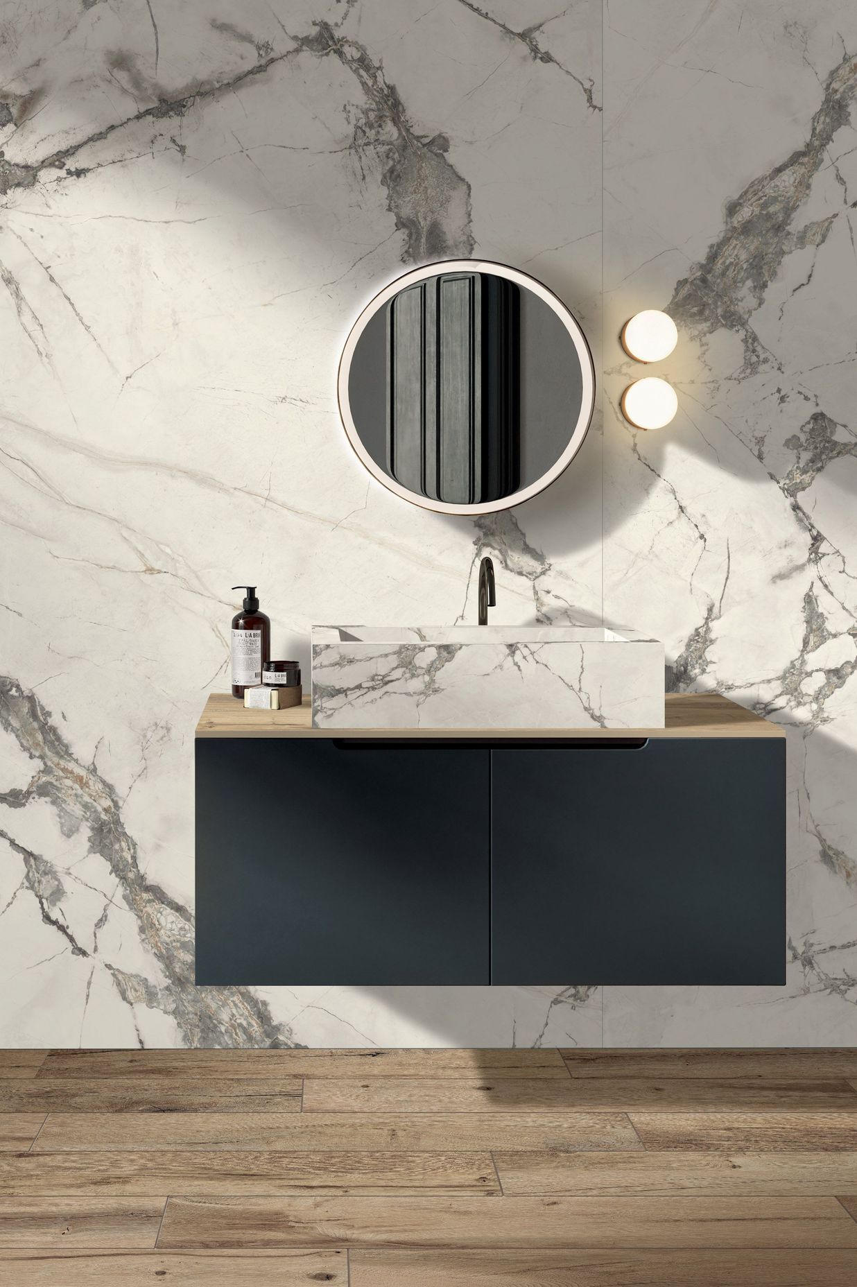 Non-porous and easy to clean, porcelain can be used in the bathroom – from the walls to the basin.