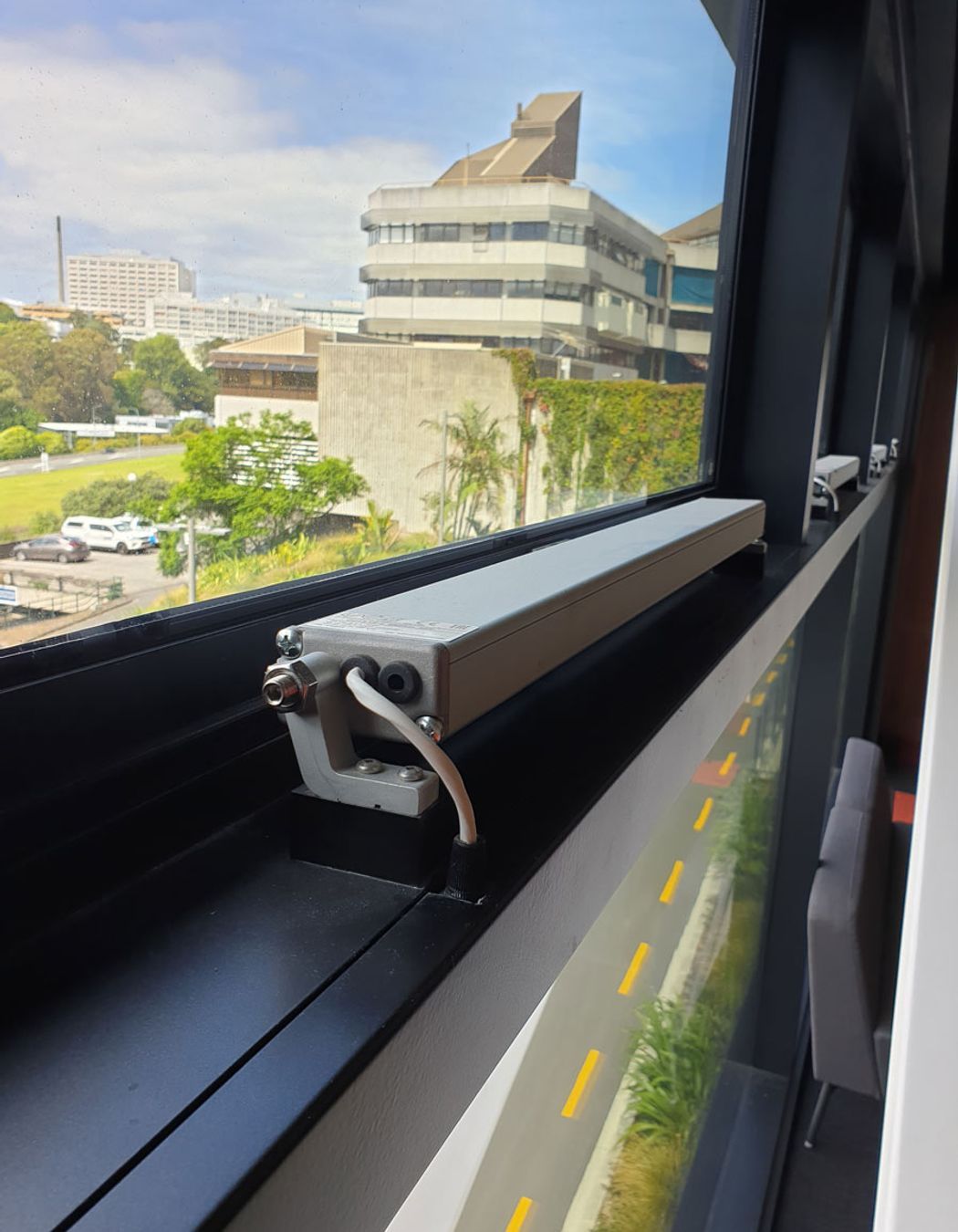 At the University of Auckland's Faculty of Engineering building, windows are connected to the building management system and fire alarm system.