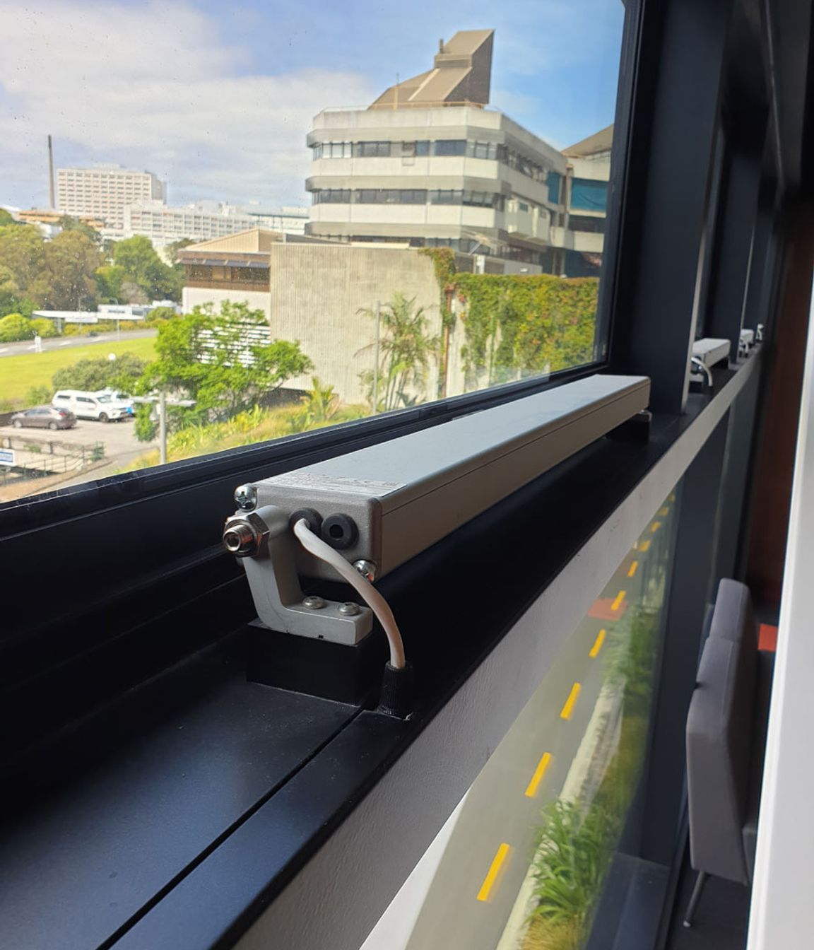 At the University of Auckland's Faculty of Engineering building, windows are connected to the building management system and fire alarm system.