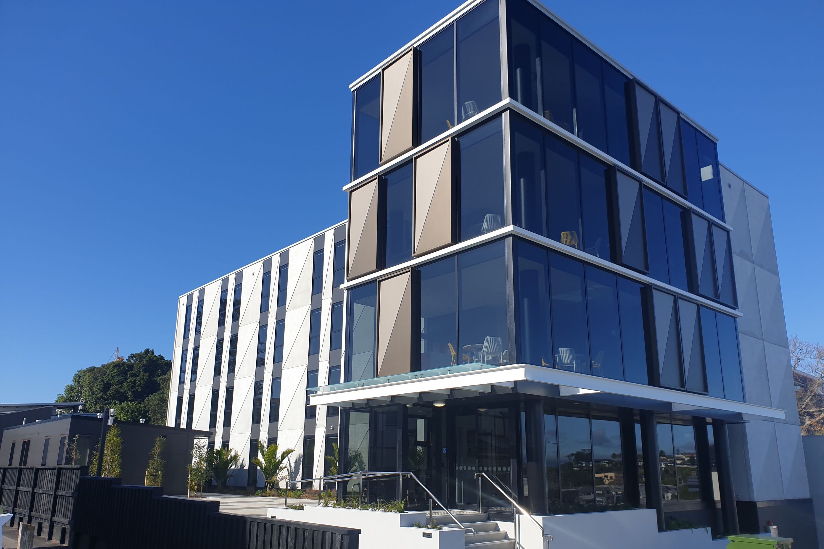  WindowMaster WMX 804-1 Electric chain drives were installed over four levels to work as part of a larger smoke extract system at the University of Waikato's Selwyn Street Student Living building.