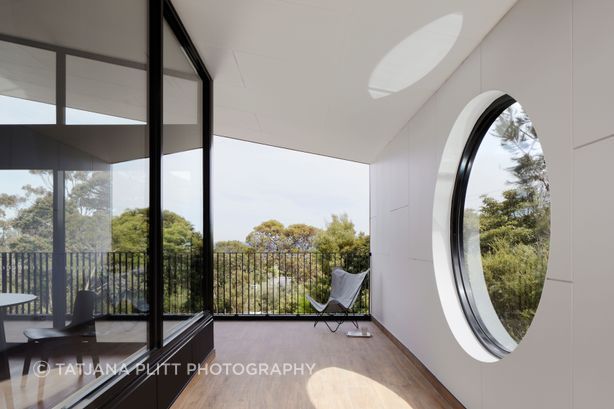 “The windows were precisely located to frame specific views of the surrounding bushland and the water views from the kitchen, dining and outdoor terrace,” says Anthony.