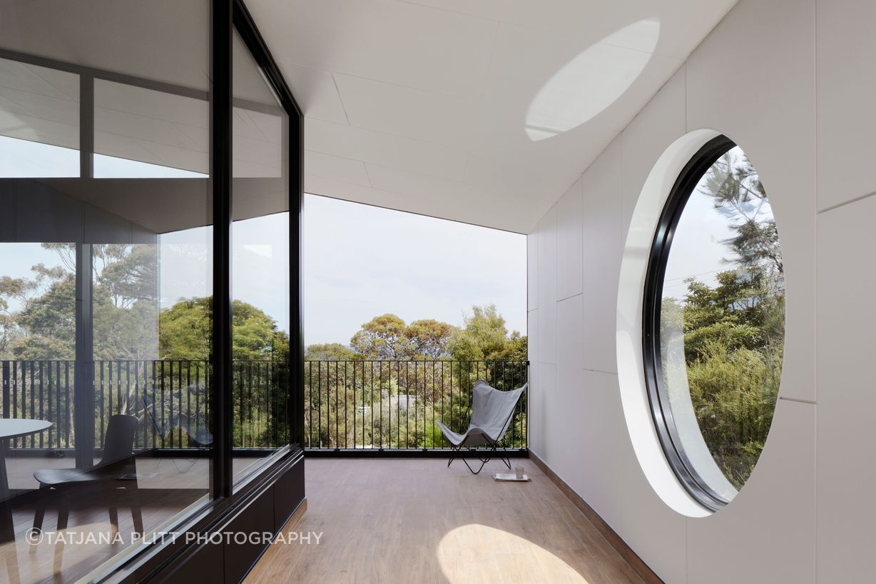 “The windows were precisely located to frame specific views of the surrounding bushland and the water views from the kitchen, dining and outdoor terrace,” says Anthony.