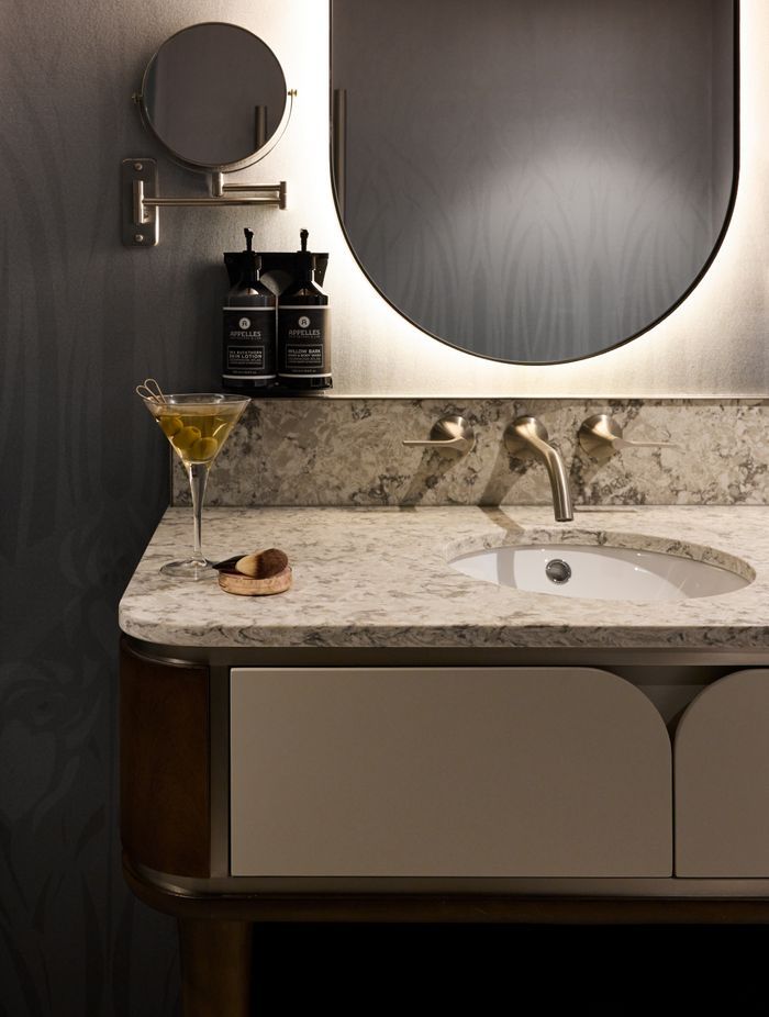 No attention to detail has been overlooked, with curved elements also featured in the ensuites.