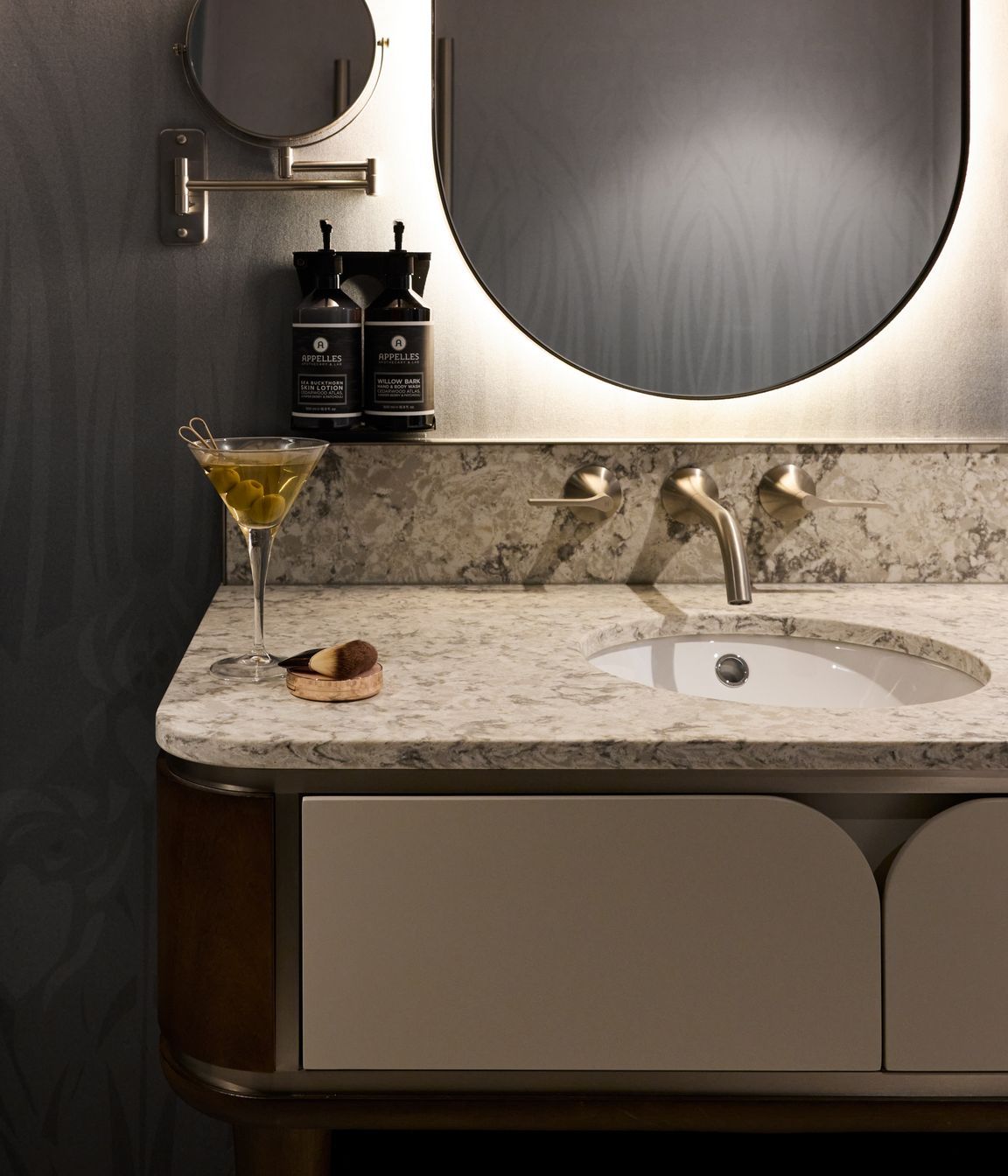 No attention to detail has been overlooked, with curved elements also featured in the ensuites.