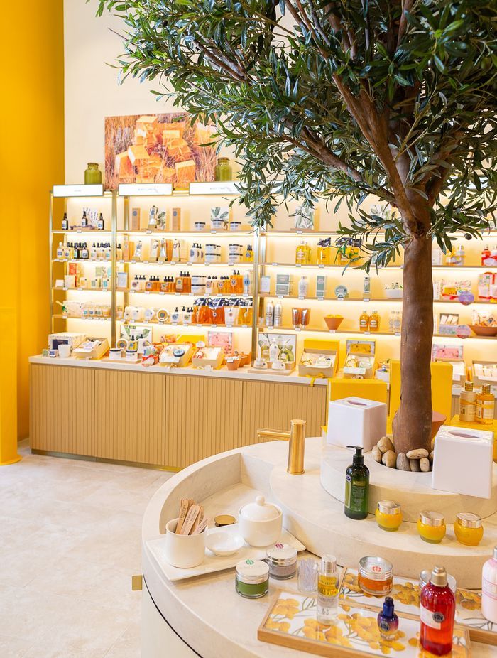 Autoflo’s Pillar Standard Touch Free Sensor Tap.