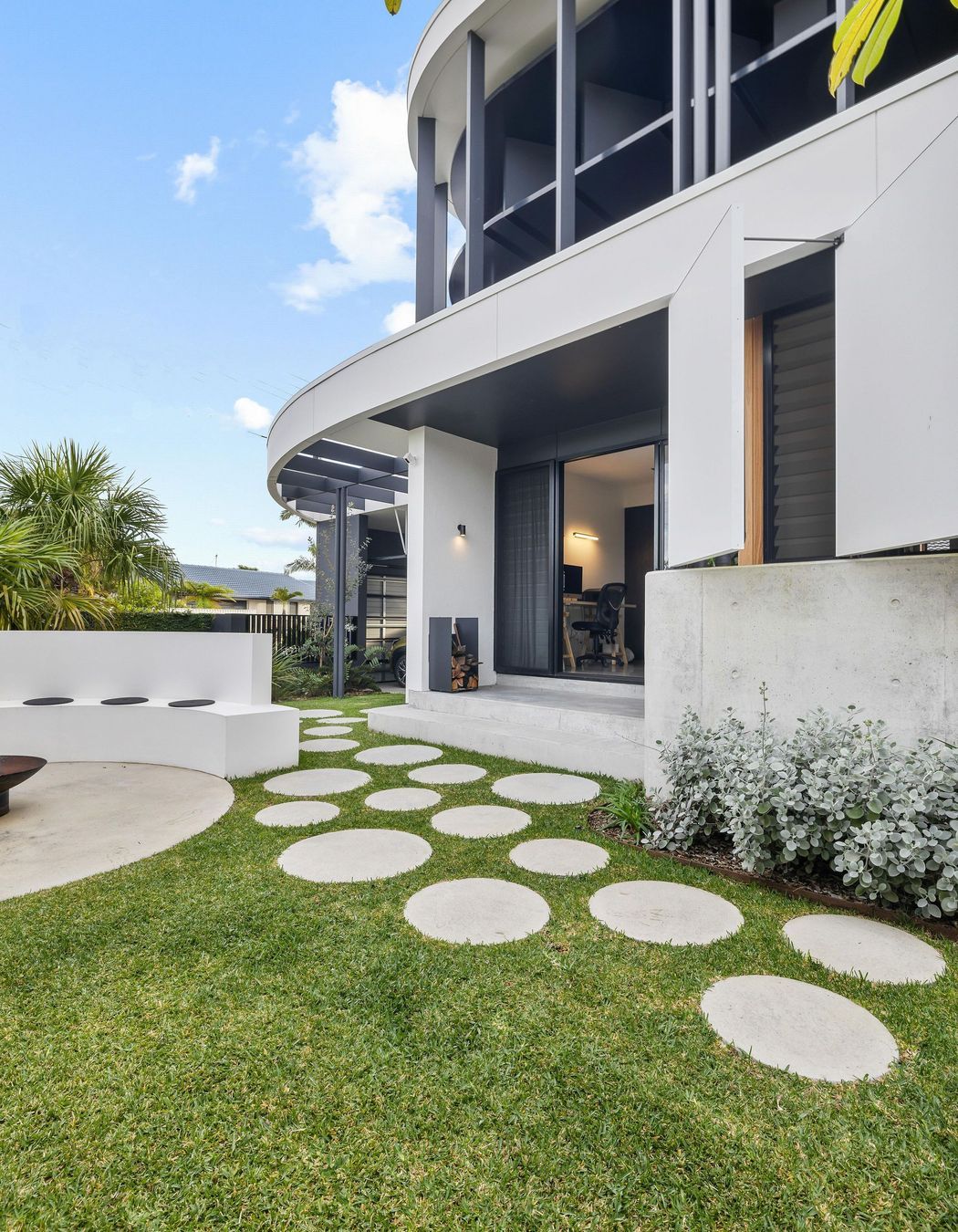 The Eagle House by Justin Humphrey Architects