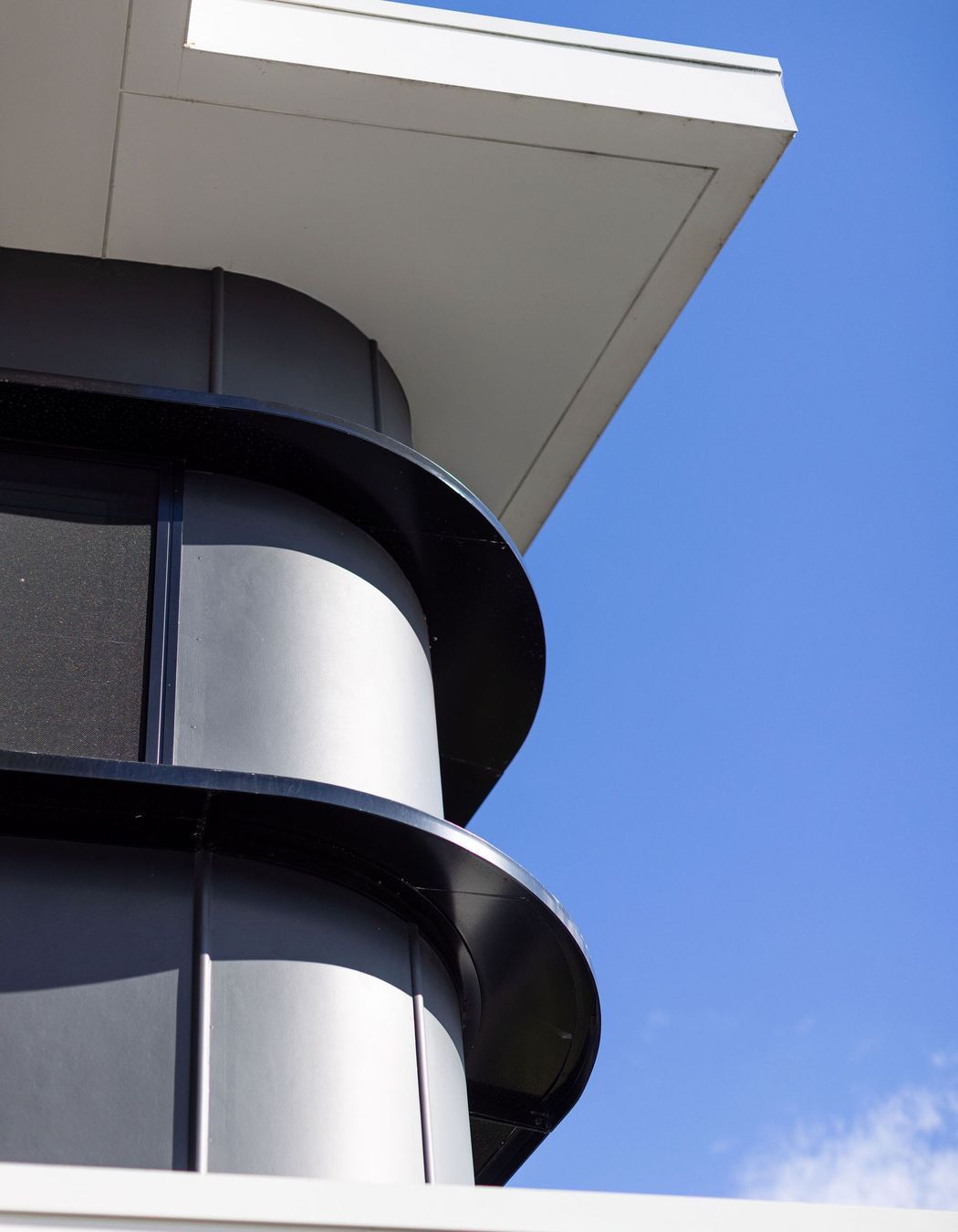 The Eagle House by Justin Humphrey Architects