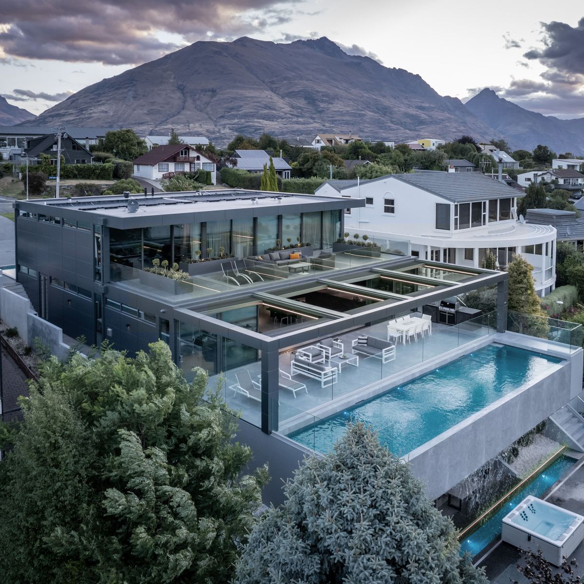 A luxury Queenstown residence layered with sensory experiences