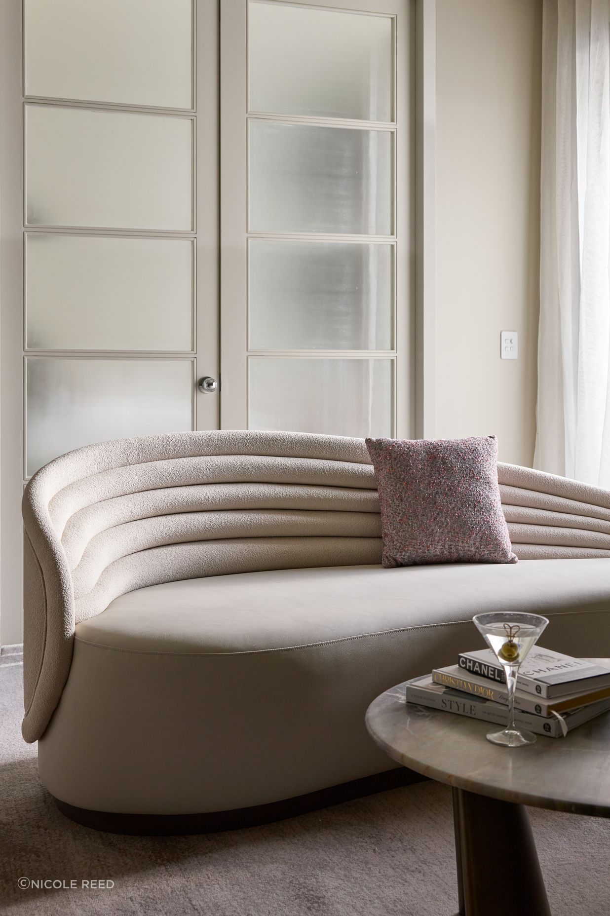 The foyer speaks to the ‘masculine’ aspects of Art Nouveau, while the hotel’s rooms and suites have a more ‘feminine’ feel.