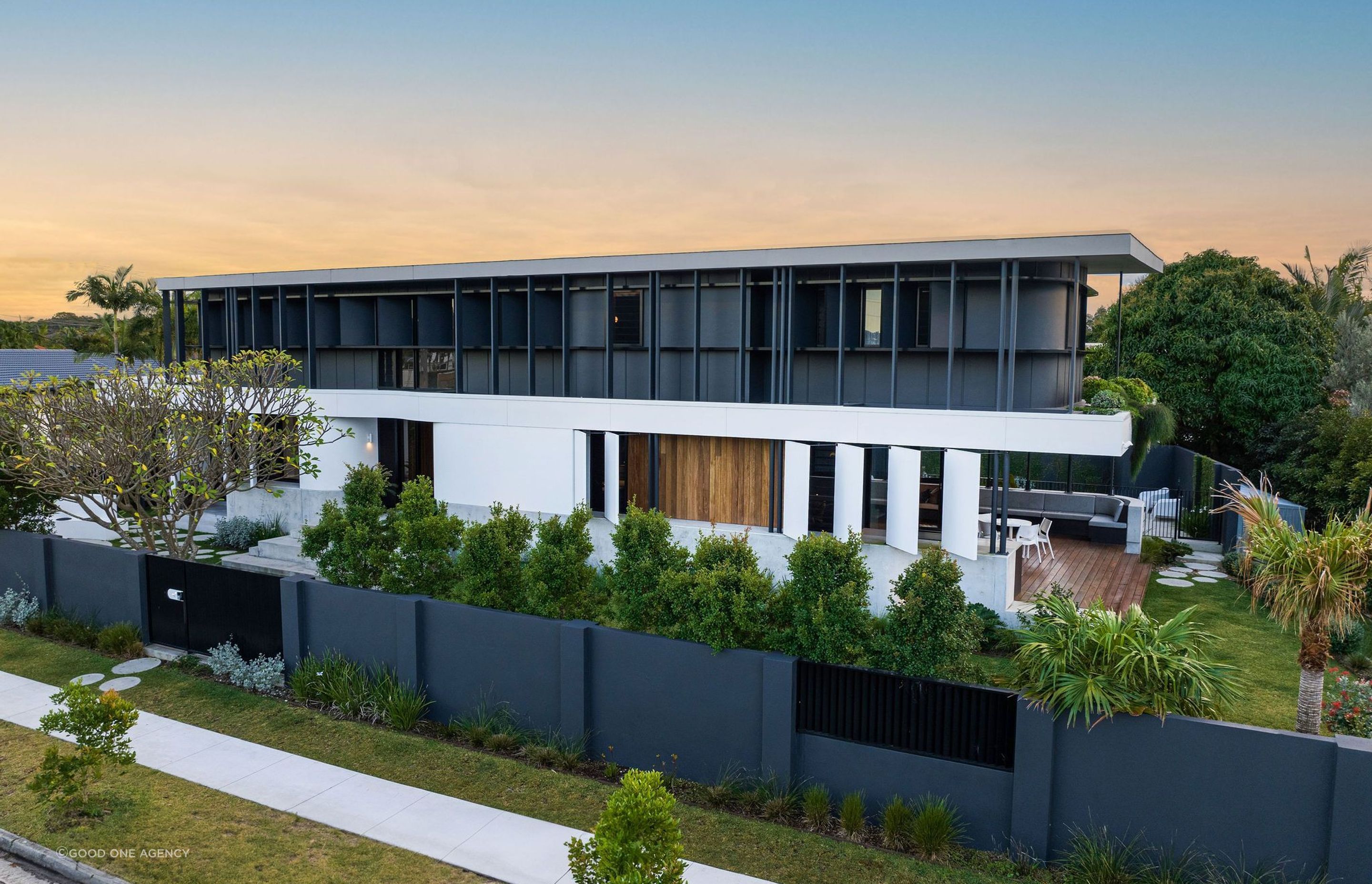 The Eagle House by Justin Humphrey Architects